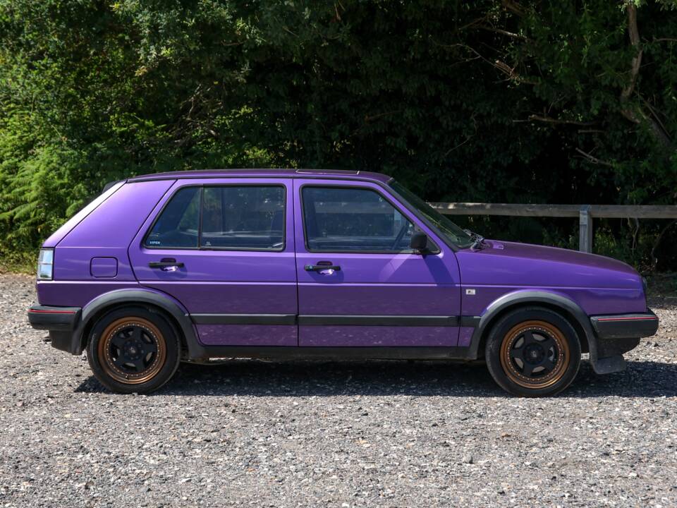 Image 2/26 de Volkswagen Golf Mk II GTi 16V 1.8 (1988)