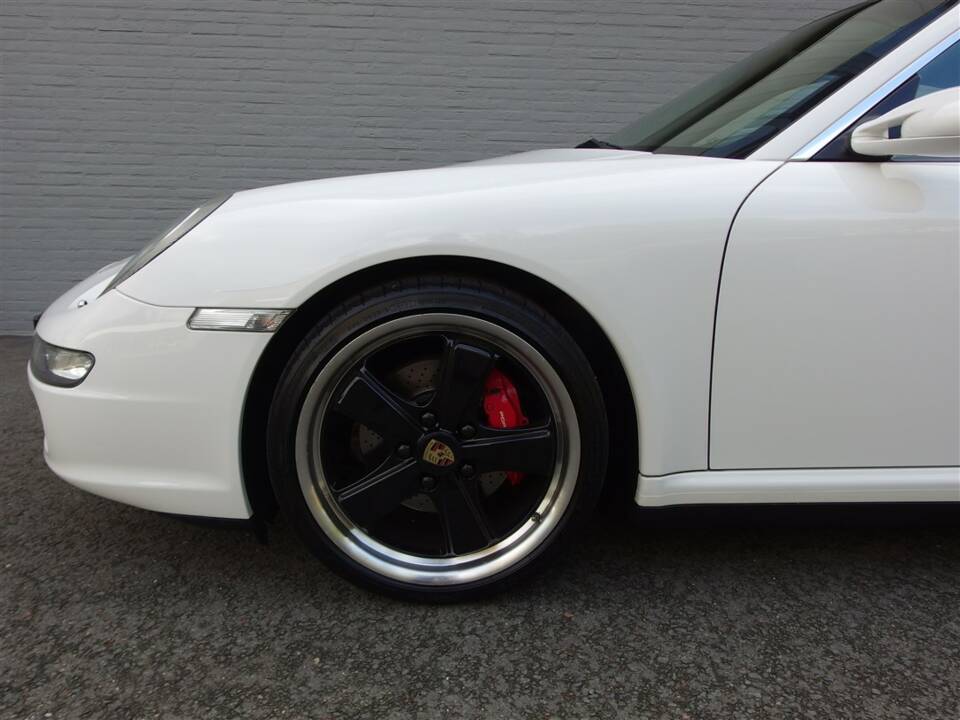 Image 30/99 of Porsche 911 Targa 4 (2008)