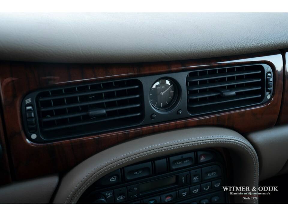Bild 16/34 von Jaguar XJ 8 4.0 Executive (1999)