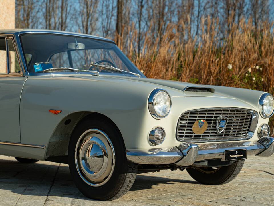 Image 31/50 of Lancia Flaminia Coupe Pininfarina (1961)