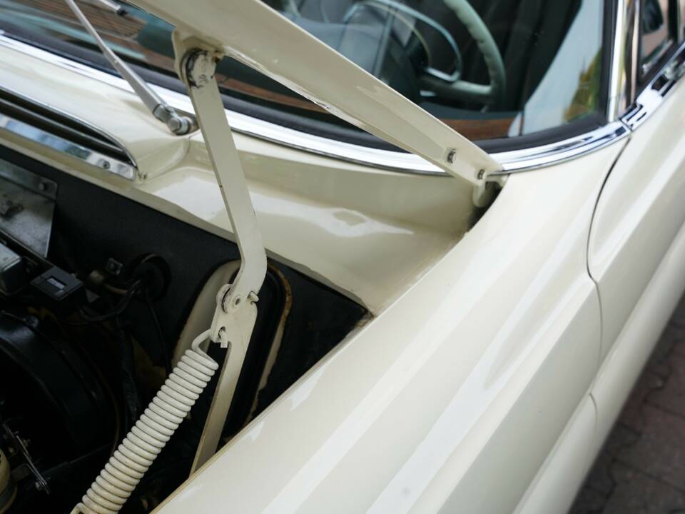 Image 45/50 de Mercedes-Benz 280 SE (1968)