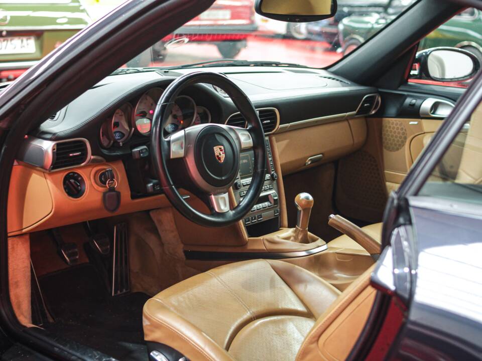 Image 13/48 of Porsche 911 Carrera 4S (2007)