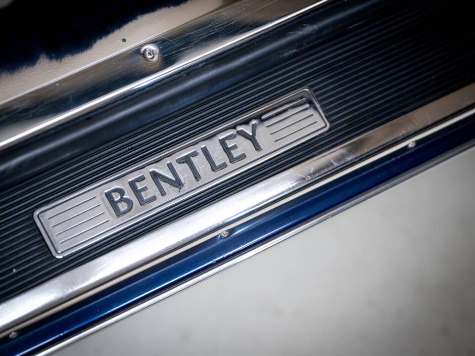 Afbeelding 9/31 van Bentley Azure (1999)