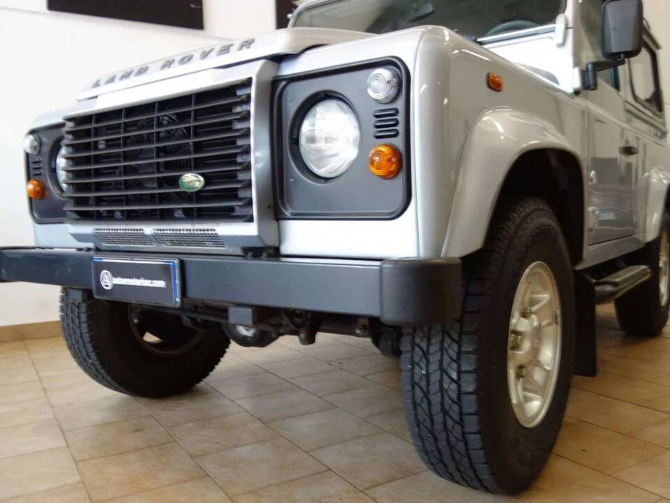 Image 5/15 of Land Rover Defender 90 (2010)