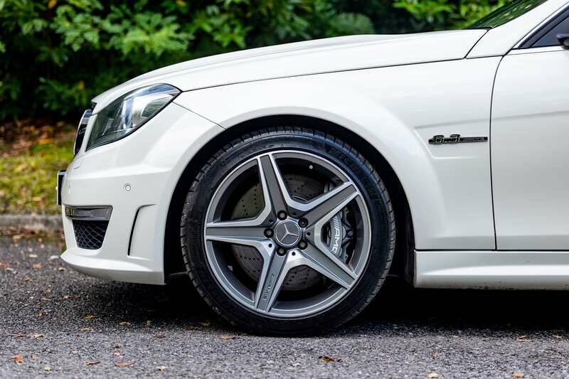 Image 40/50 de Mercedes-Benz C 63 AMG T (2013)