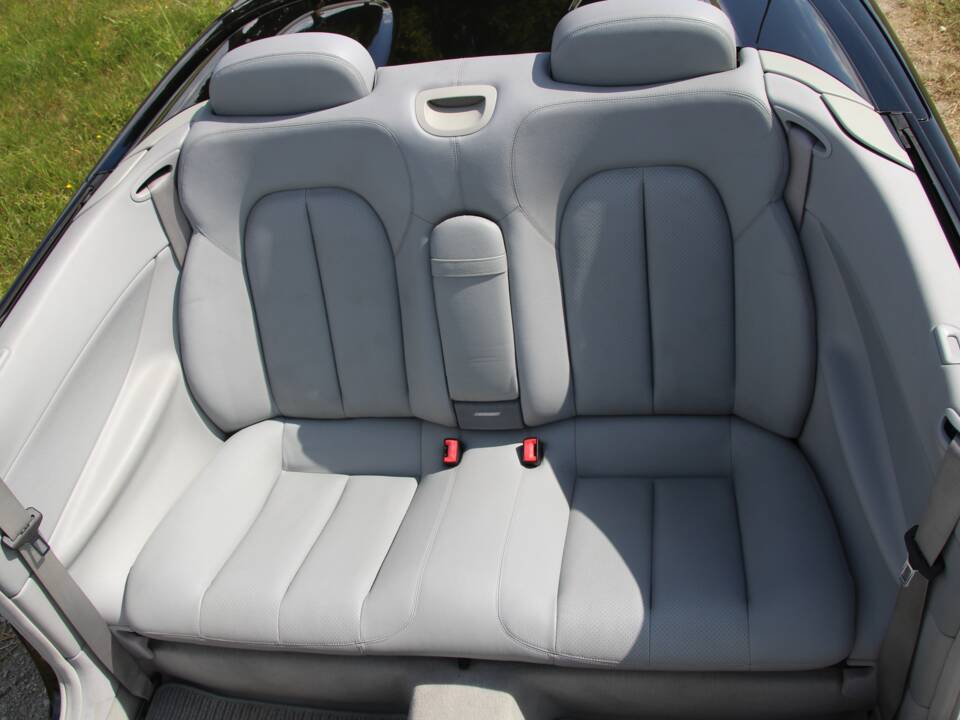 Bild 15/42 von Mercedes-Benz CLK 430 (2002)