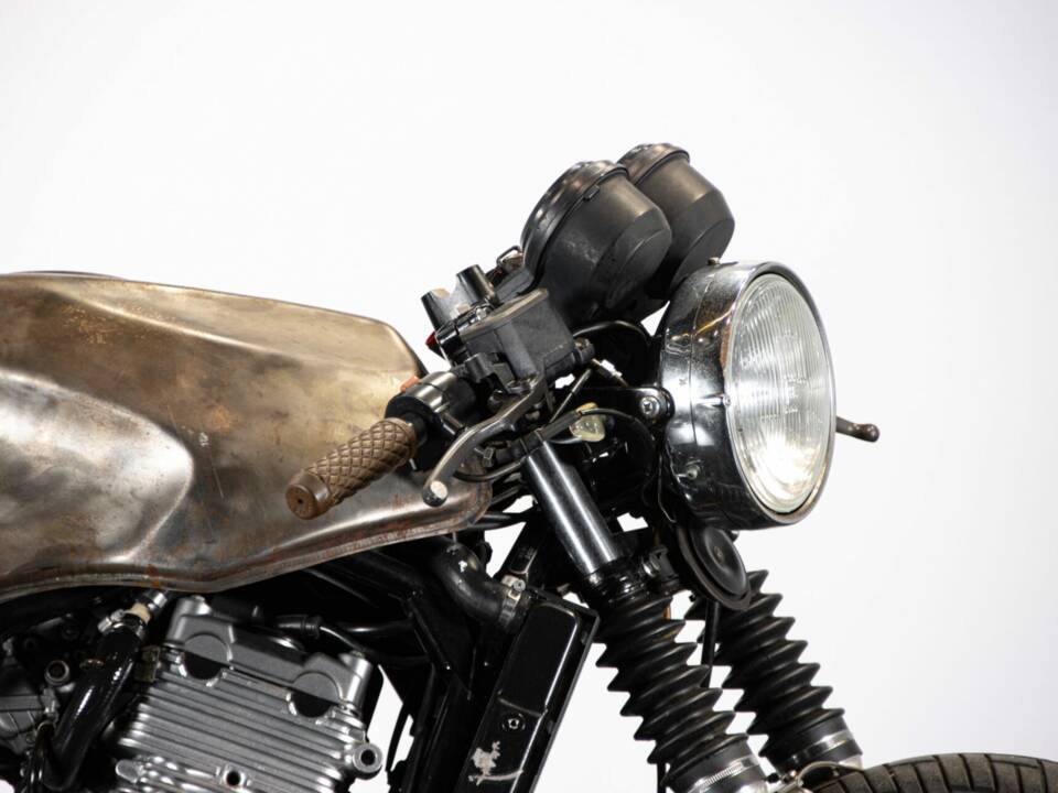 Image 26/48 of Honda CB 500E (1999)