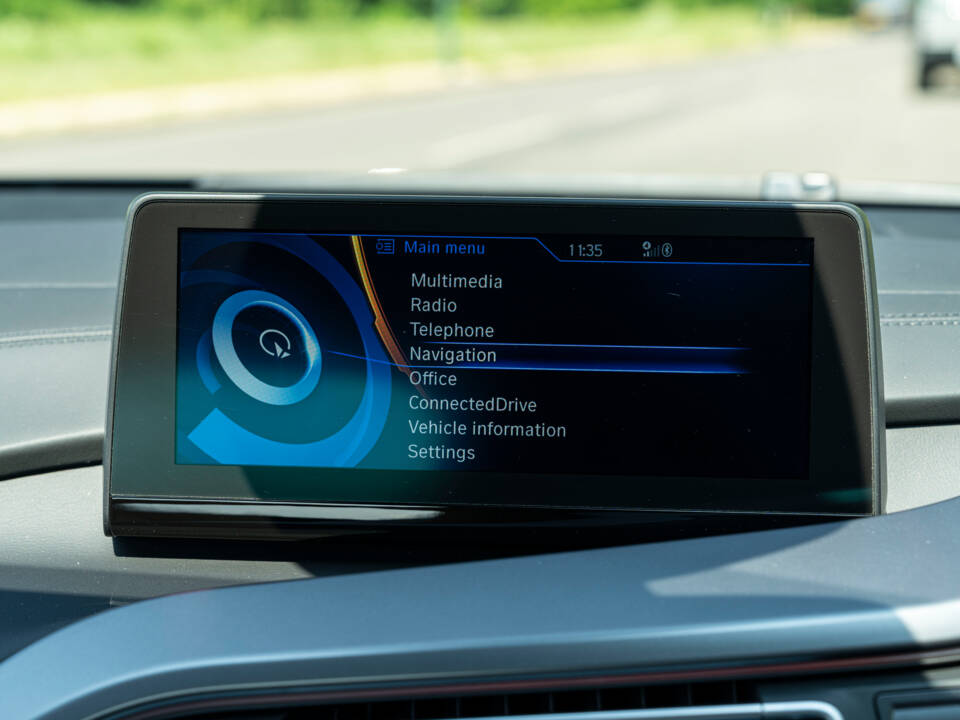 Image 19/33 of BMW i8 Coupé (2015)