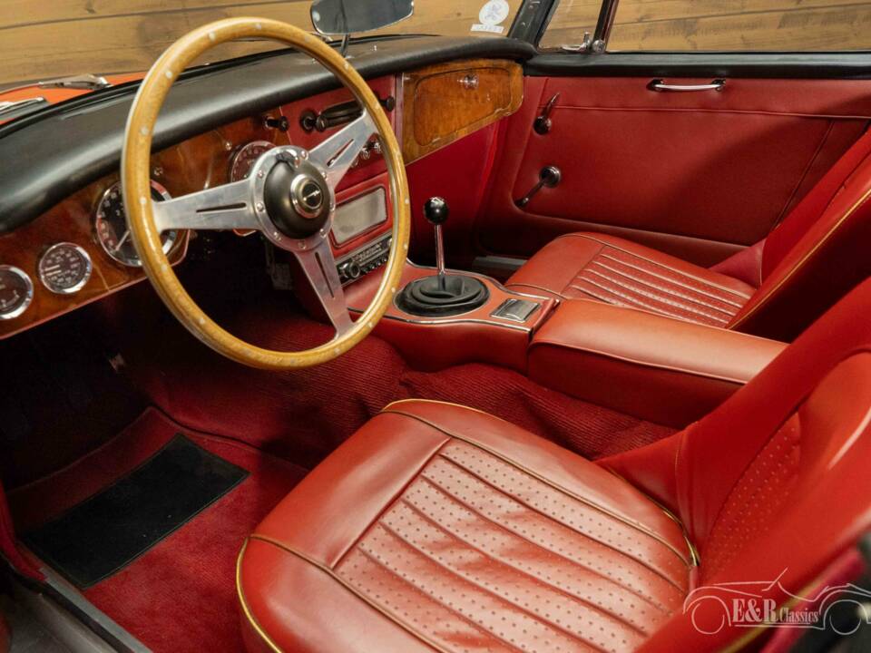 Image 2/8 of Austin-Healey 3000 Mk III (BJ8) (1966)