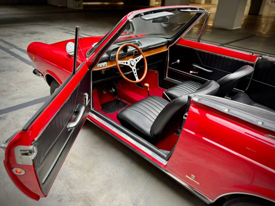 Imagen 9/21 de FIAT 850 Spider (1968)