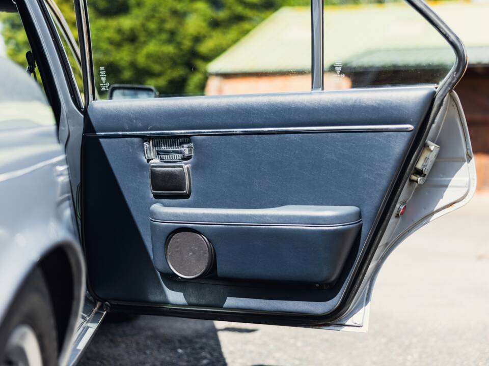 Imagen 35/50 de Jaguar XJ 6 4.2 (1982)