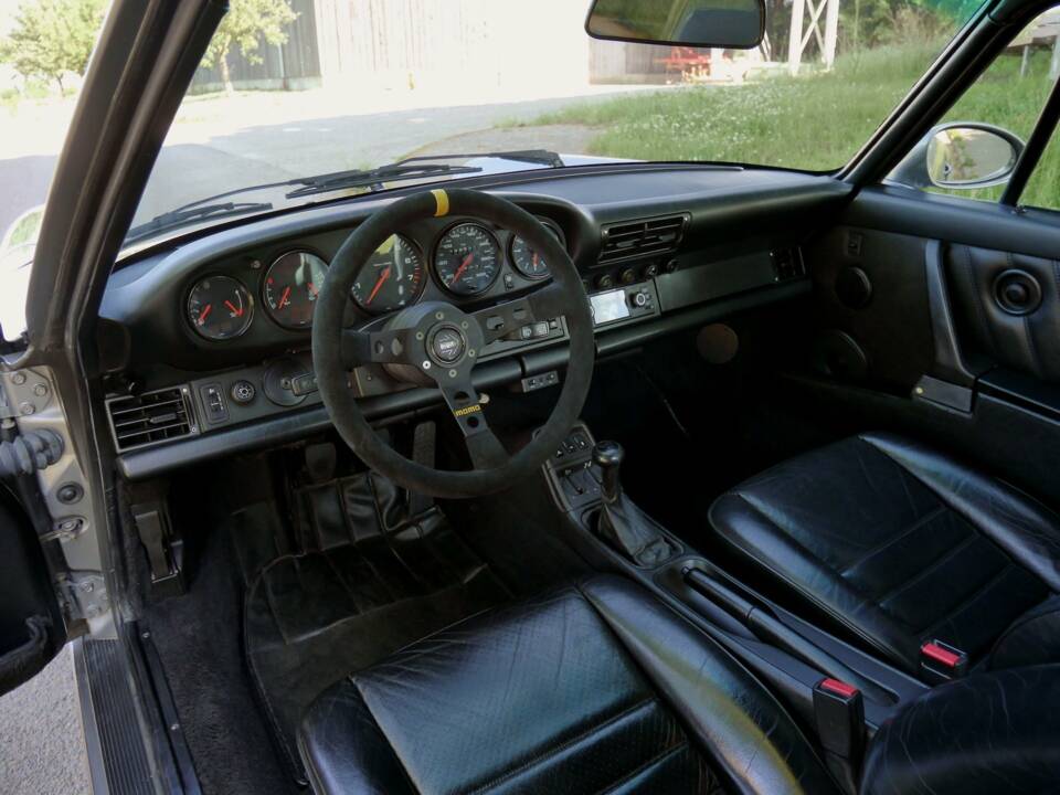 Immagine 17/31 di Porsche 911 Carrera 4 (1989)