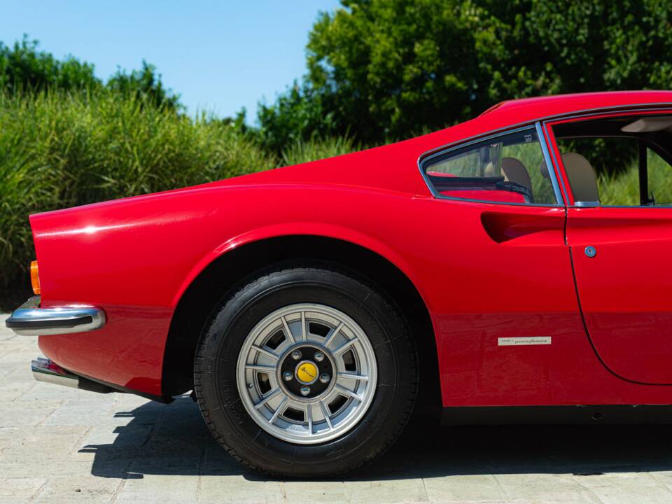 Image 10/50 de Ferrari Dino 246 GT (1971)