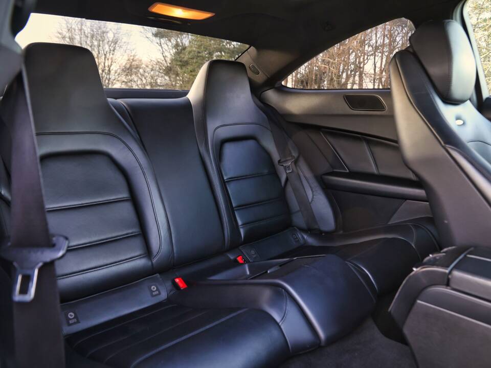 Imagen 12/40 de Mercedes-Benz C 63 AMG (2013)