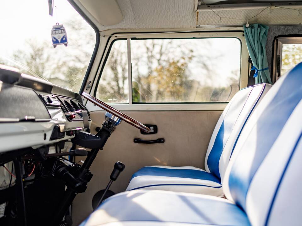 Afbeelding 12/31 van Volkswagen T2 Brasil Camper (1972)