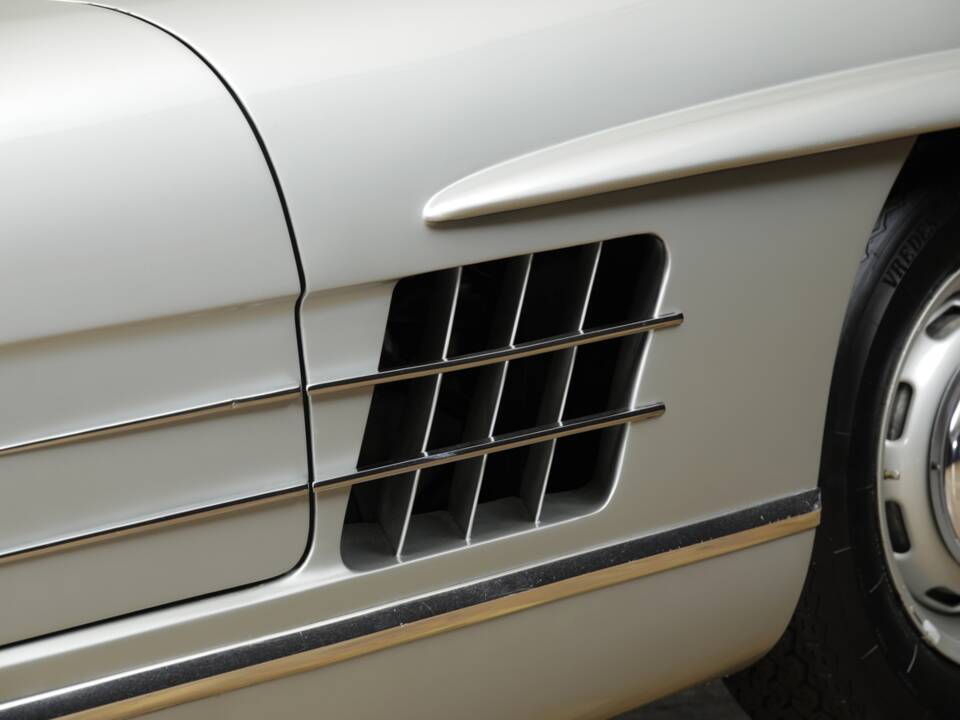Image 20/26 of Mercedes-Benz 300 SL Roadster (1959)