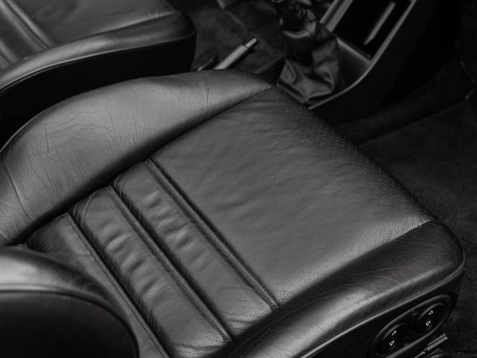 Image 67/132 of Porsche 911 Speedster 3.2 (1989)