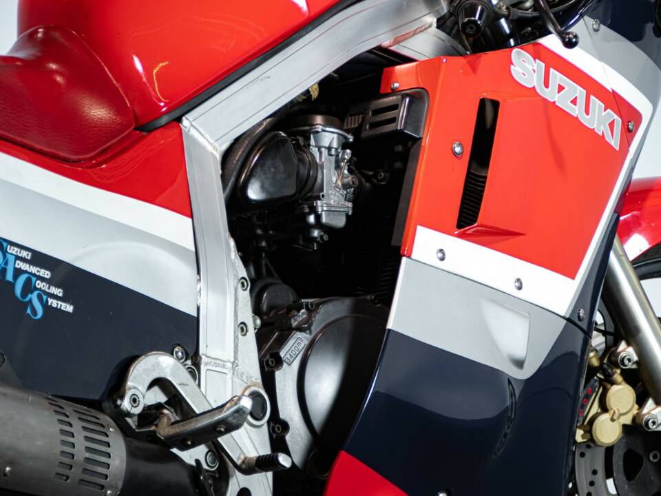 Afbeelding 11/50 van Egli-Suzuki GSX-R 1100 (1986)