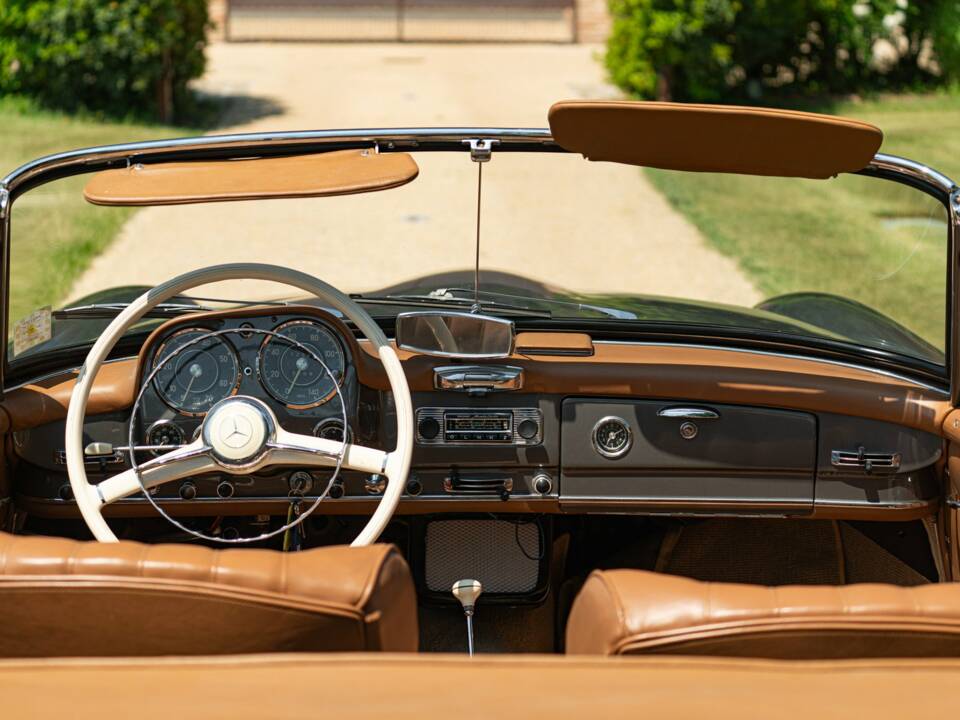 Imagen 44/50 de Mercedes-Benz 190 SL (1962)