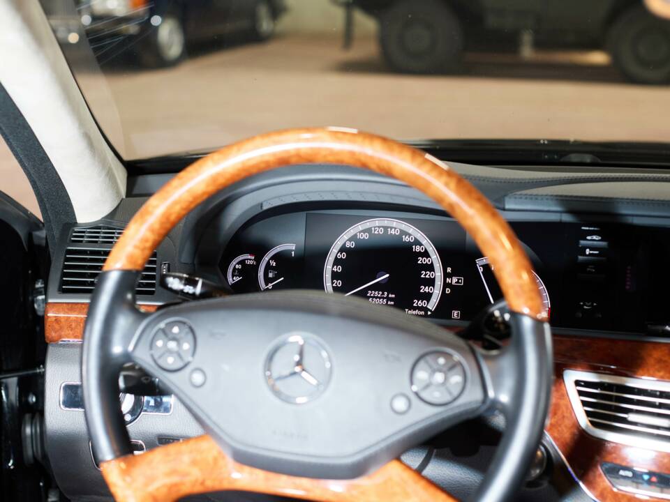 Image 30/128 de Mercedes-Benz S 500 BlueEFFICIENCY (2011)