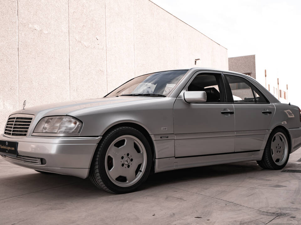 Imagen 6/41 de Mercedes-Benz C 36 AMG (1995)