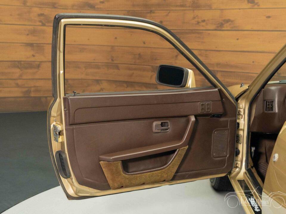 Bild 12/19 von Porsche 924 (1983)