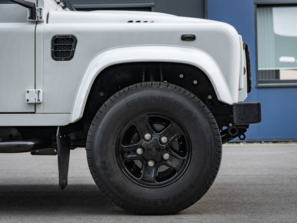 Image 23/66 of Land Rover Defender 90 TD4 (2007)