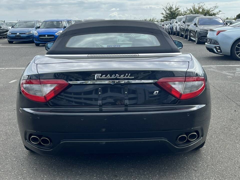 Image 6/42 de Maserati GranCabrio 4.7 (2010)