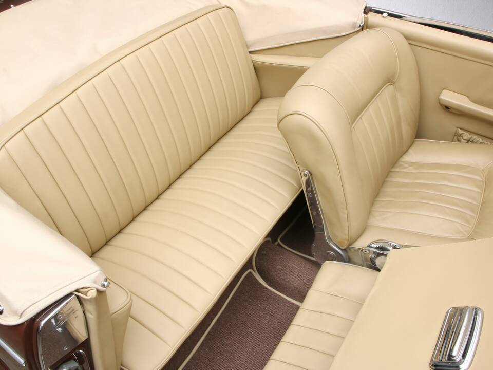 Image 22/26 of BMW 502 Autenrieth (1955)