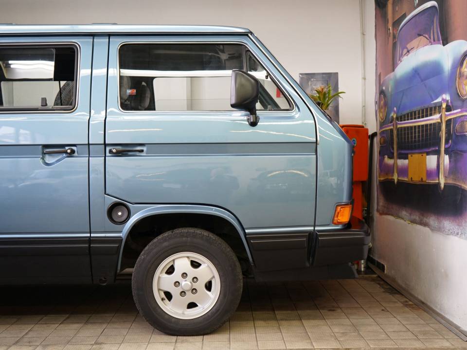 Image 38/39 de Volkswagen T3 Caravelle Carat 2,1 (1990)