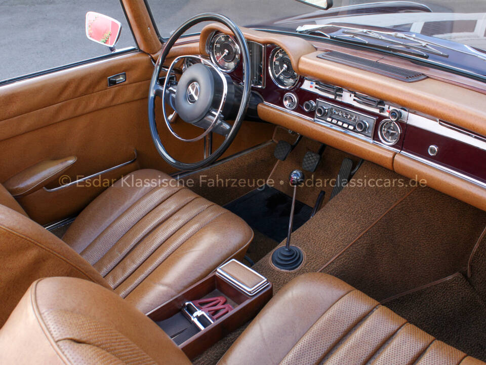 Image 9/33 de Mercedes-Benz 280 SL (1969)