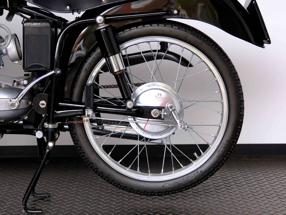 Image 41/68 of Mondial 160 Sport Lusso (1954)