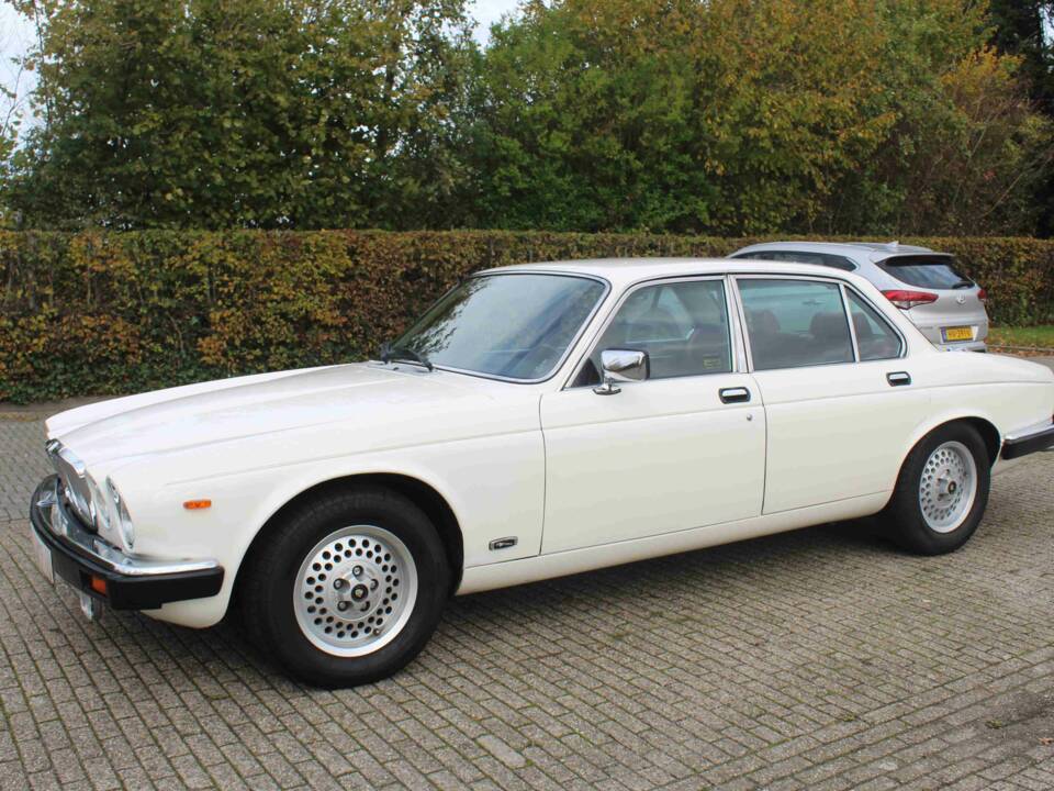 Bild 5/68 von Jaguar XJ 6 4.2 (1985)