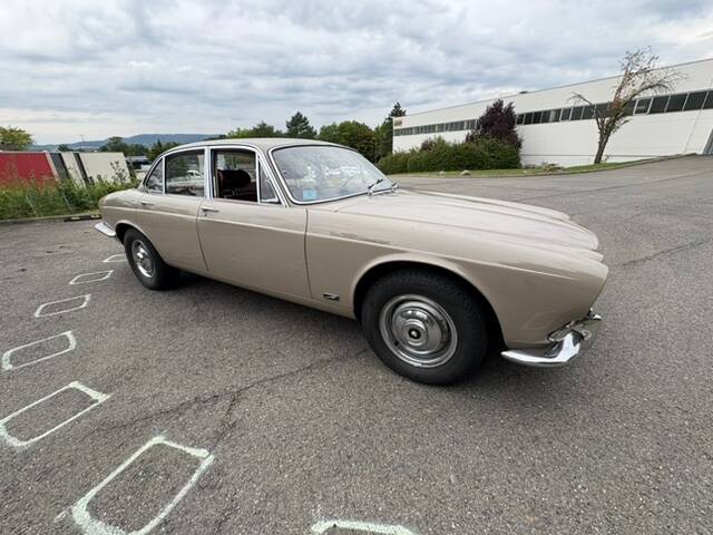Bild 32/40 von Jaguar XJ 6 4.2 (1971)