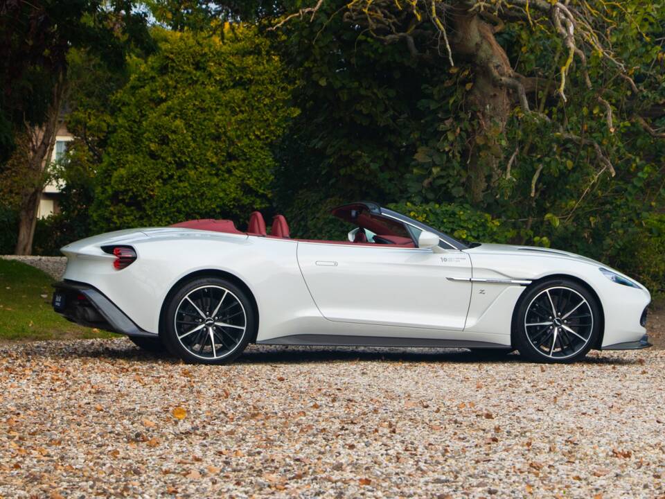 Bild 6/37 von Aston Martin Vanquish Zagato Volante (2017)