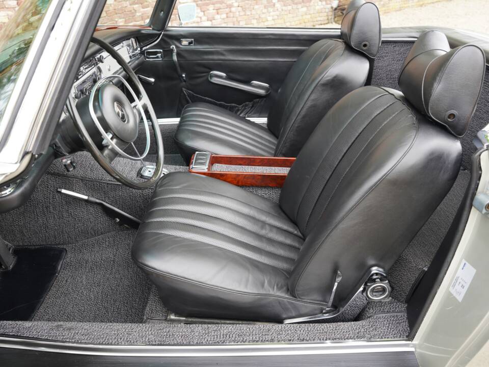 Imagen 31/50 de Mercedes-Benz 280 SL (1969)