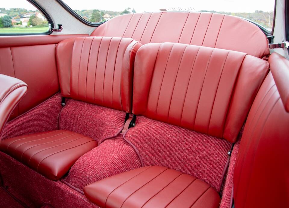 Image 19/39 de Porsche 356 B Carrera 2/2000 GS (1963)