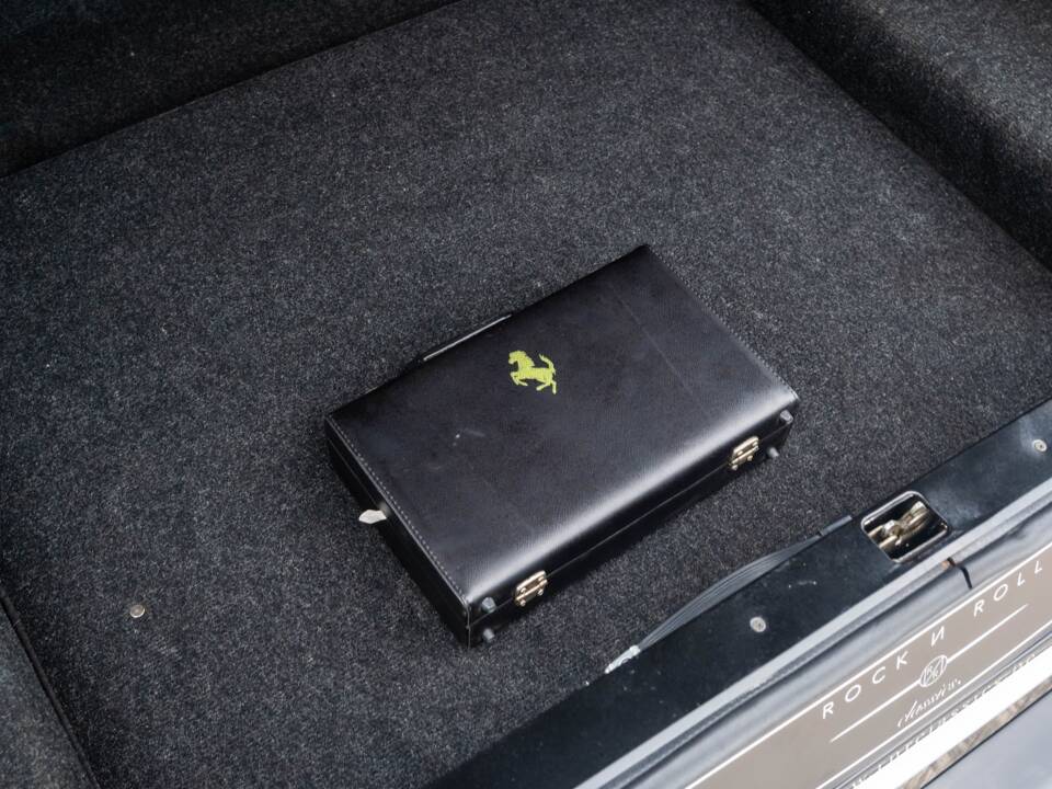 Image 33/38 of Ferrari 400i (1981)