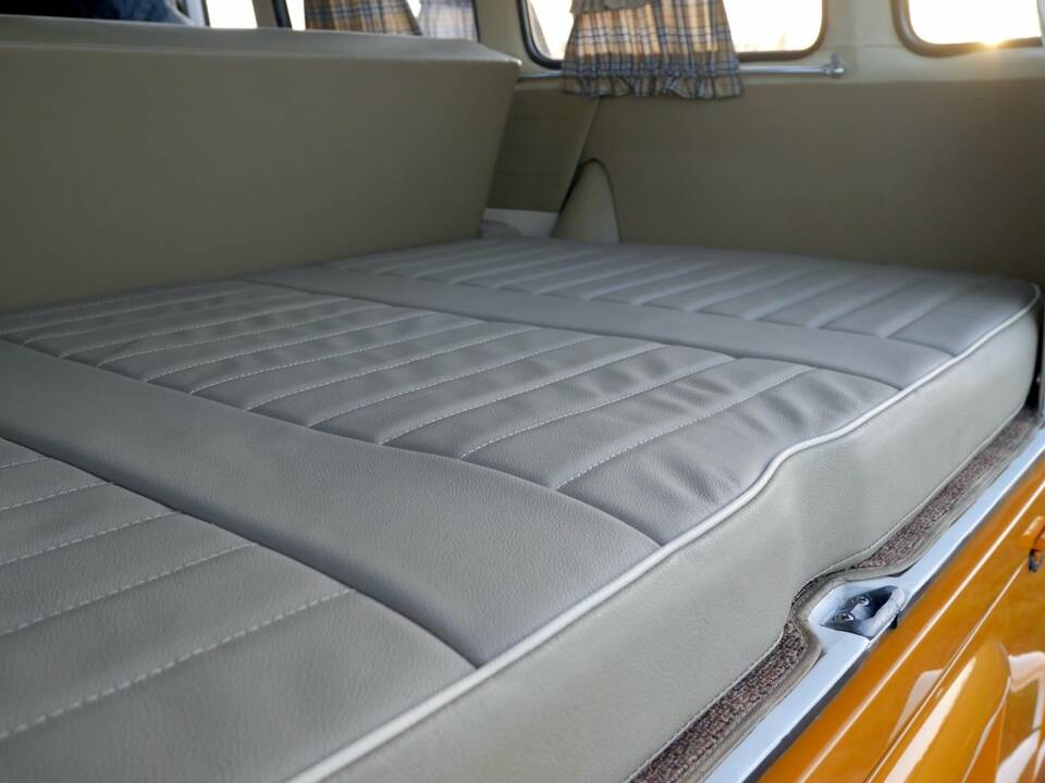 Image 16/30 of Volkswagen T1 Samba 1.2 (1961)