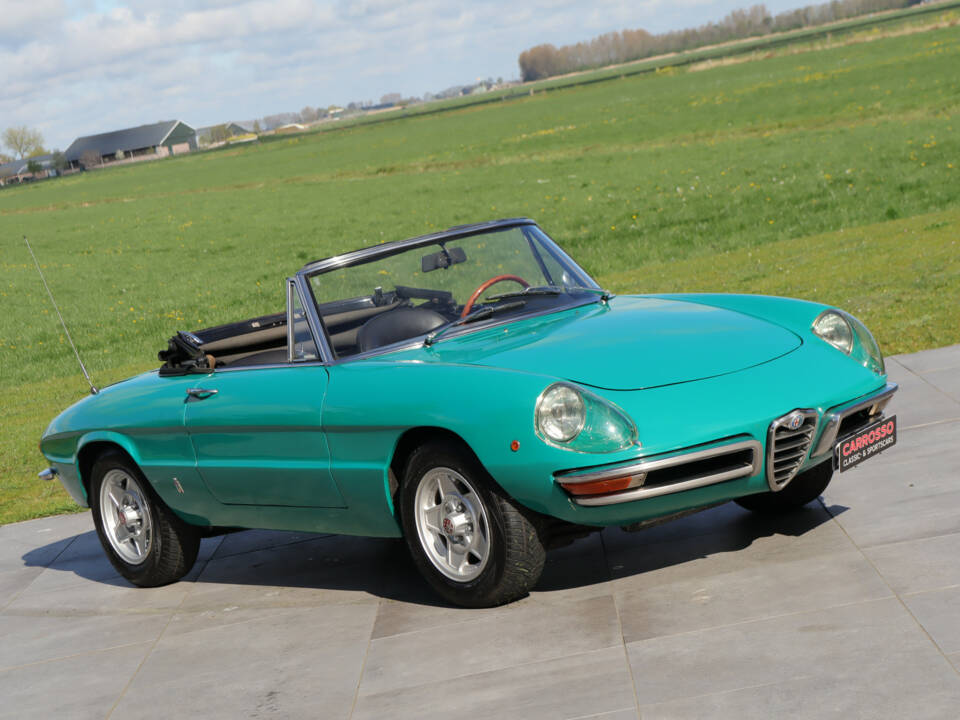 Image 39/50 of Alfa Romeo 1750 Spider Veloce (1969)
