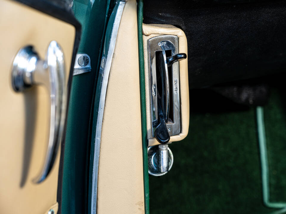 Bild 23/50 von Aston Martin DB 4 (1962)