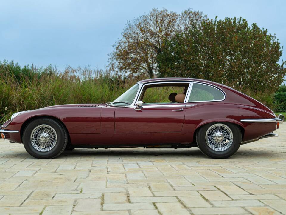 Image 5/50 de Jaguar Type E V12 (2+2) (1972)