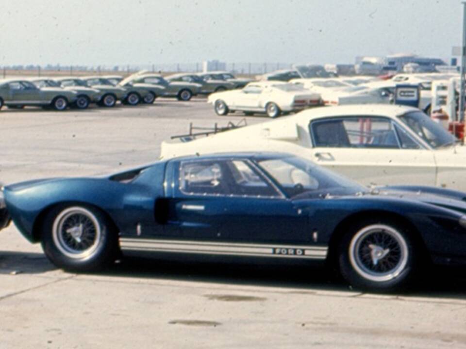 Image 11/21 of Ford GT40 (1965)