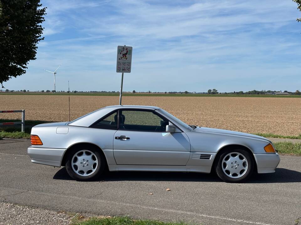 Image 7/8 de Mercedes-Benz 500 SL (1992)