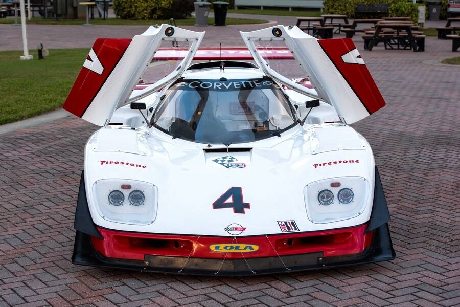 Image 8/28 of Lola T711 (1984)