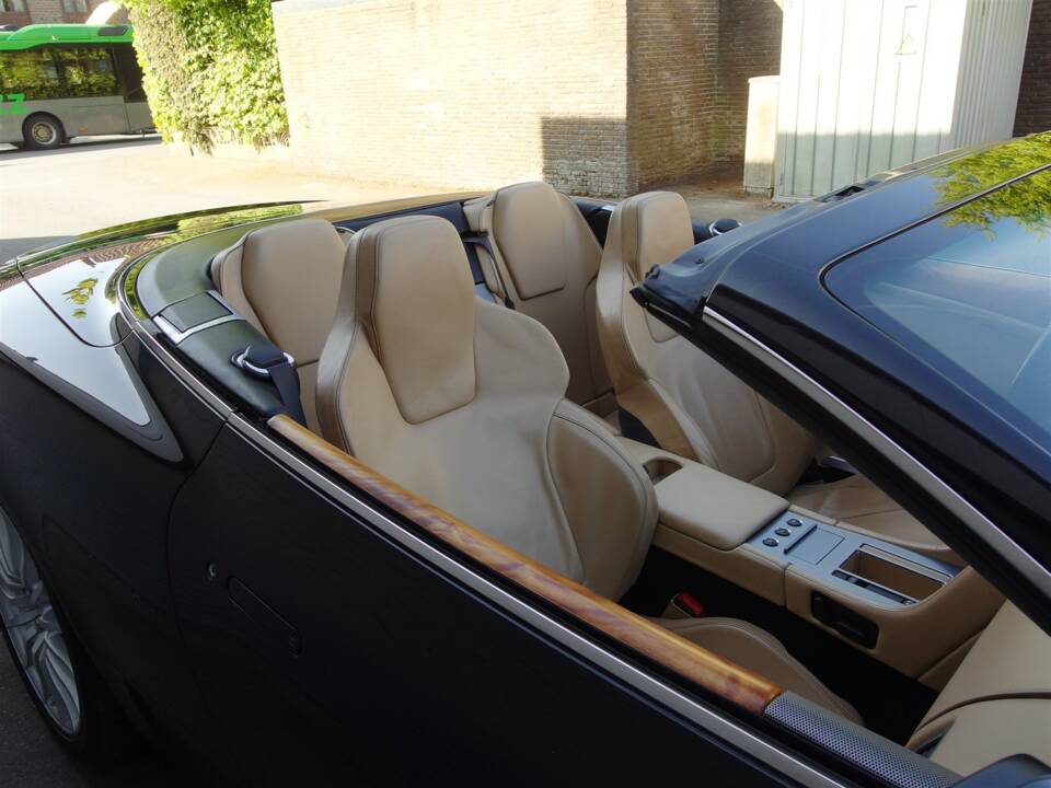 Bild 51/99 von Aston Martin DB 9 Volante (2006)