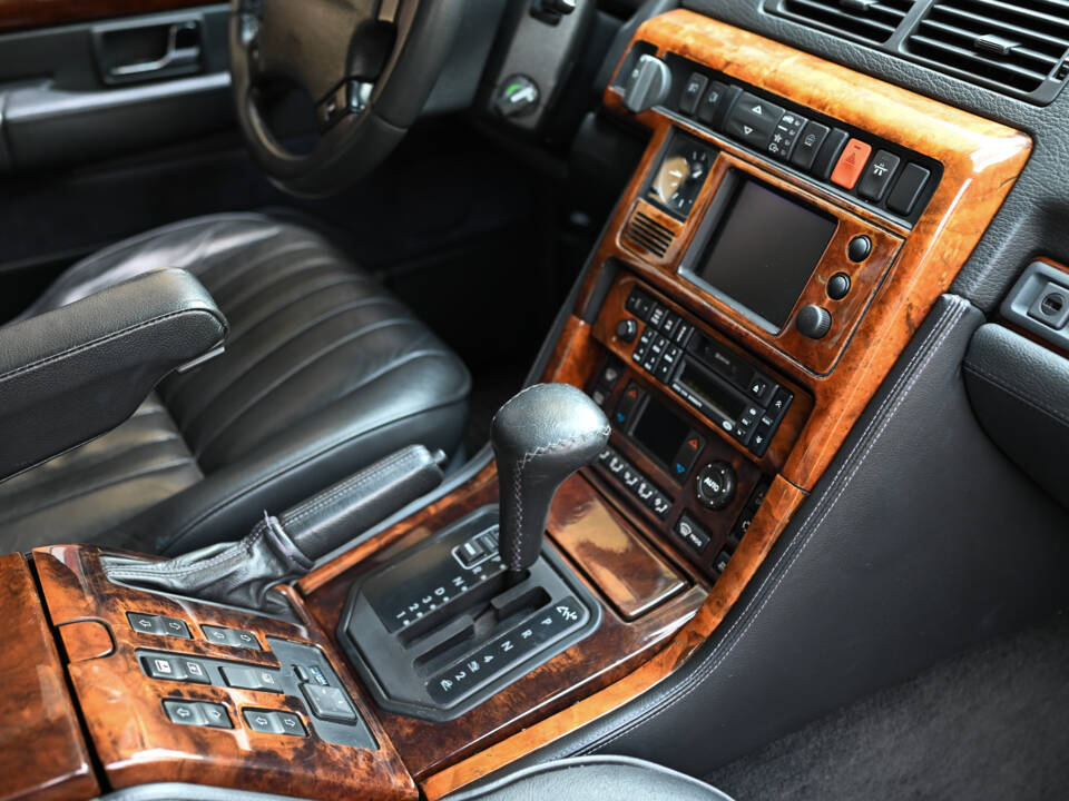 Image 20/25 of Land Rover Range Rover 4.6 HSE (1997)