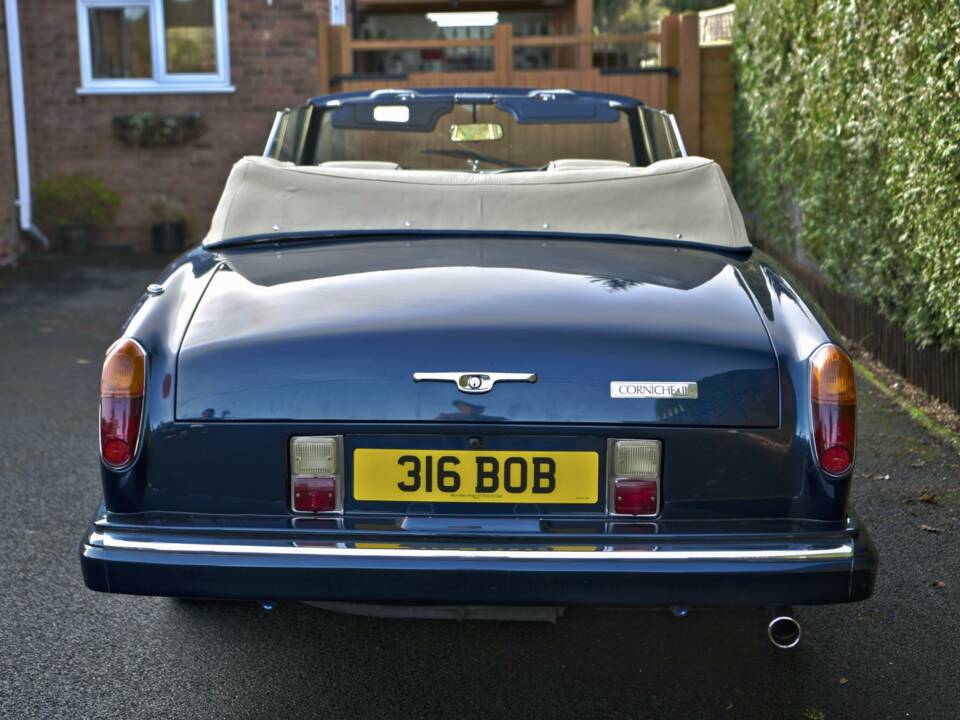 Image 16/50 of Rolls-Royce Corniche III (1990)