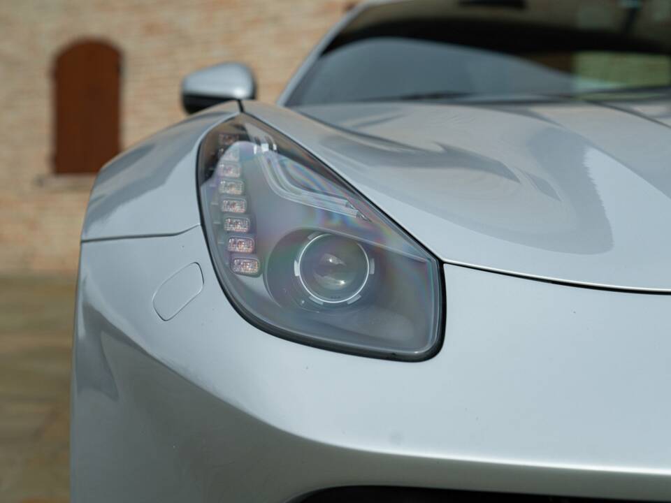 Image 30/50 of Ferrari F12berlinetta (2013)