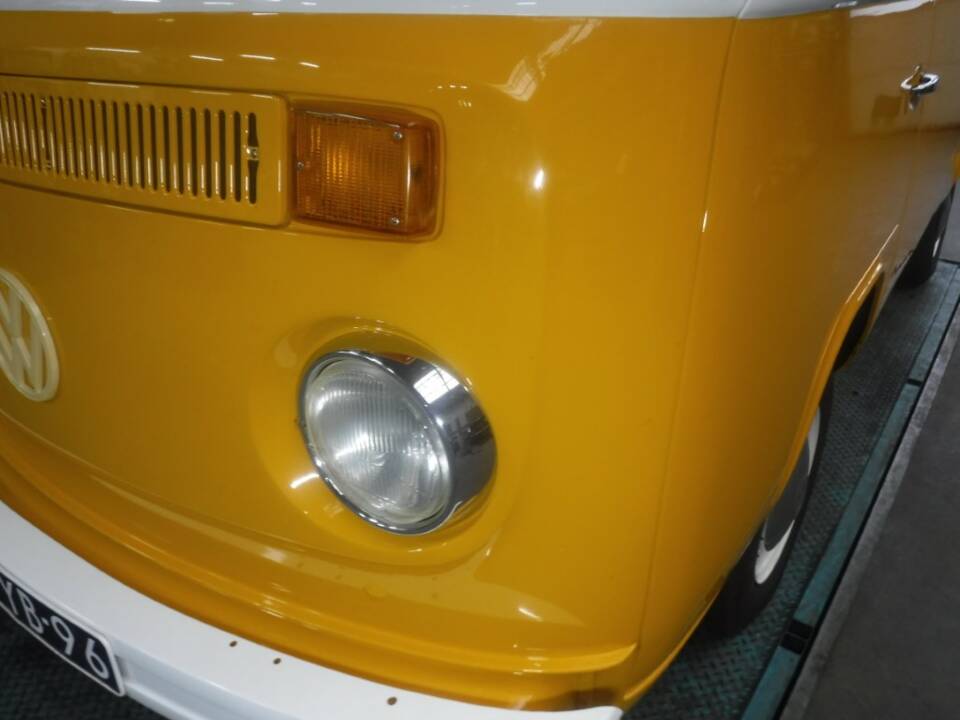 Bild 27/45 von Volkswagen T2 a&#x2F;b (1977)